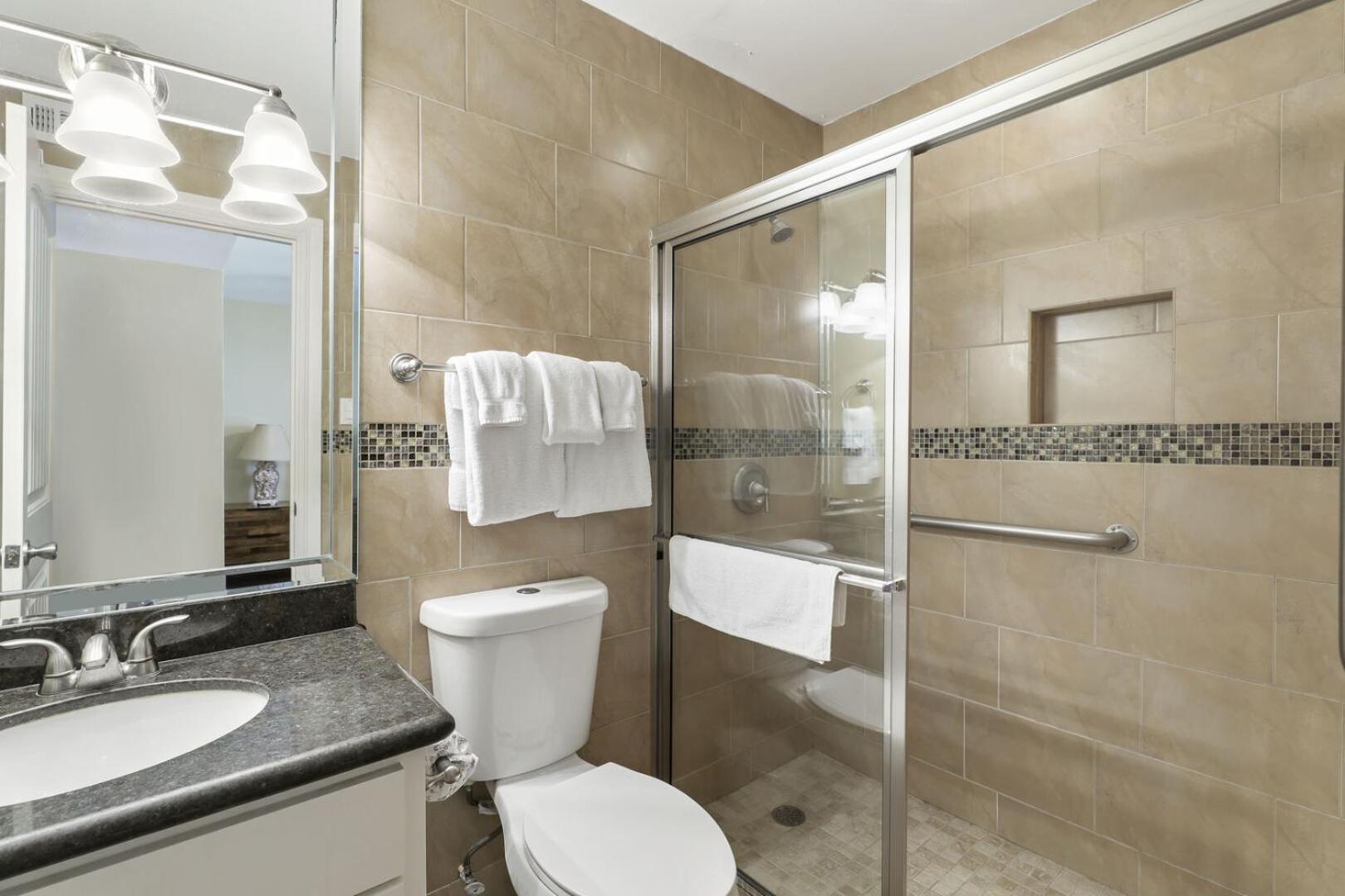 Ground Floor Beachfront Beauty! Steps To The Beach And Pool South Padre Island Habitación foto
