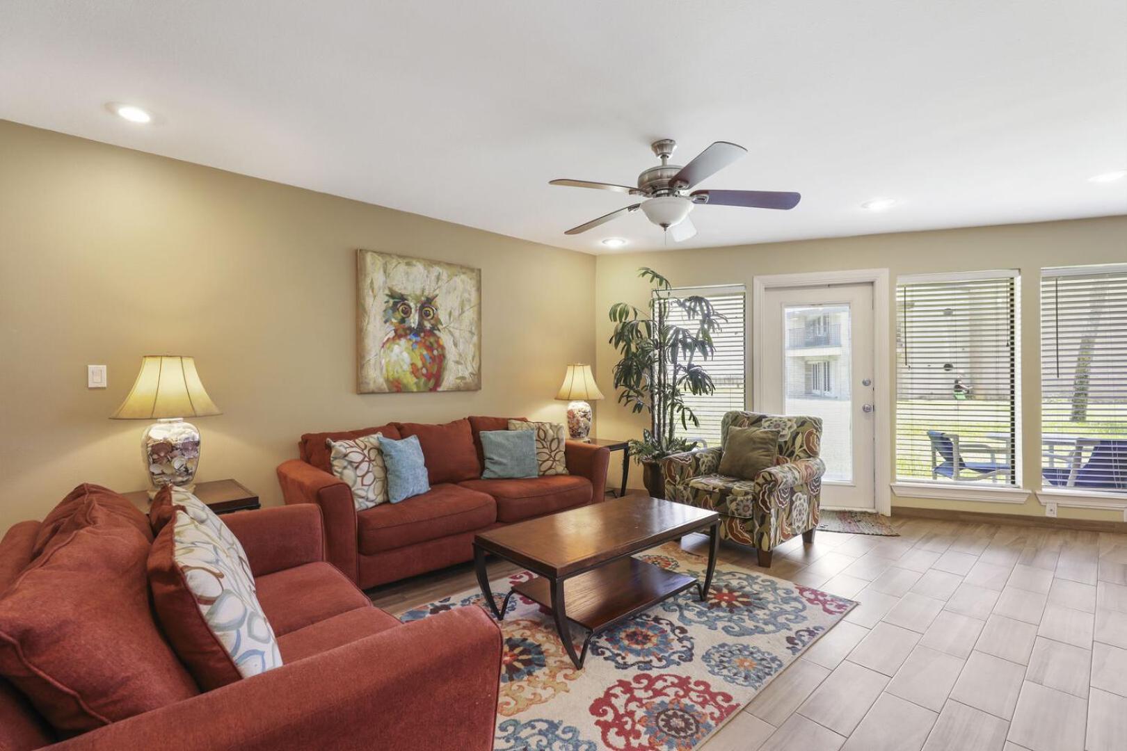 Ground Floor Beachfront Beauty! Steps To The Beach And Pool South Padre Island Habitación foto