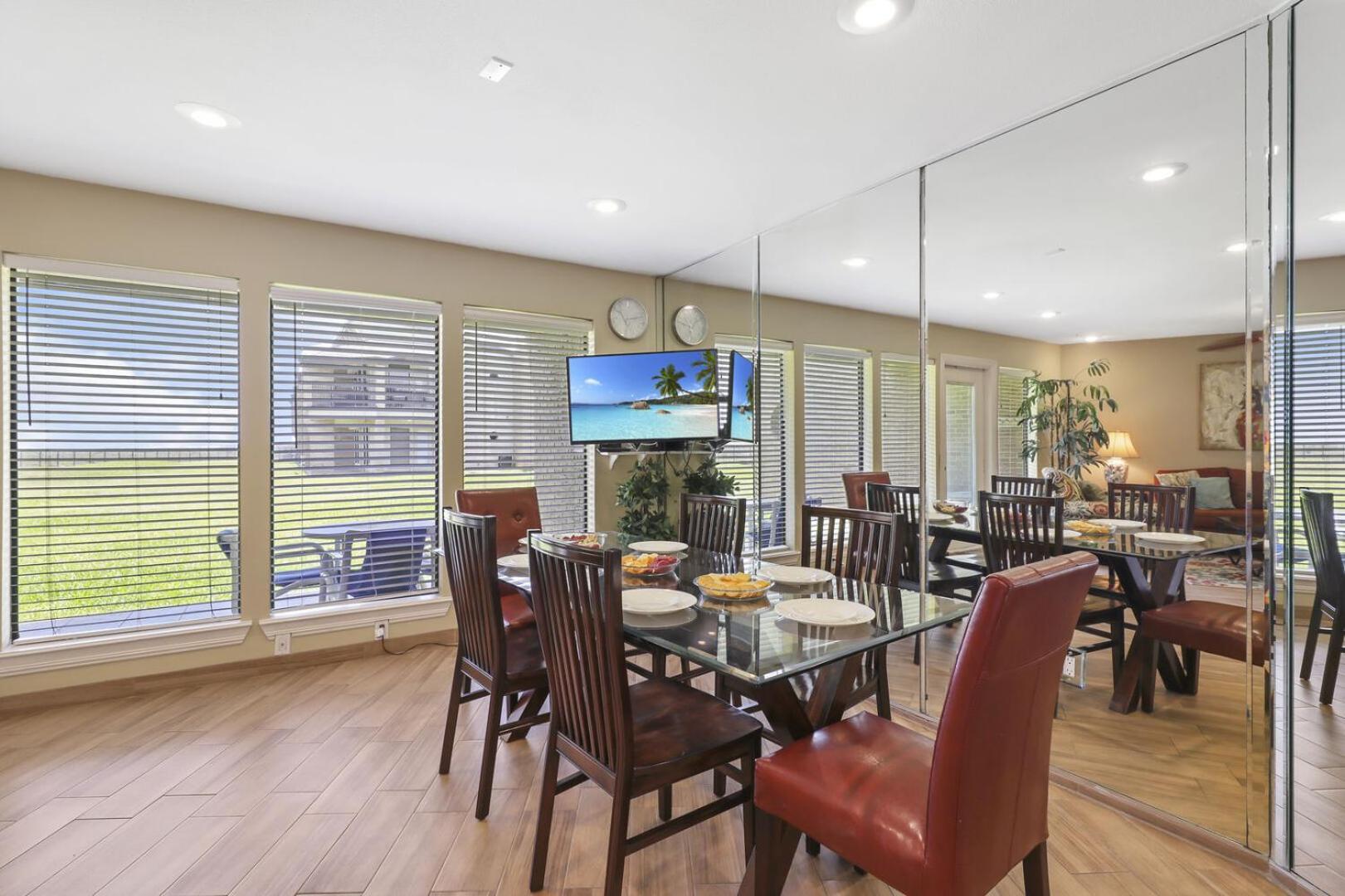 Ground Floor Beachfront Beauty! Steps To The Beach And Pool South Padre Island Habitación foto