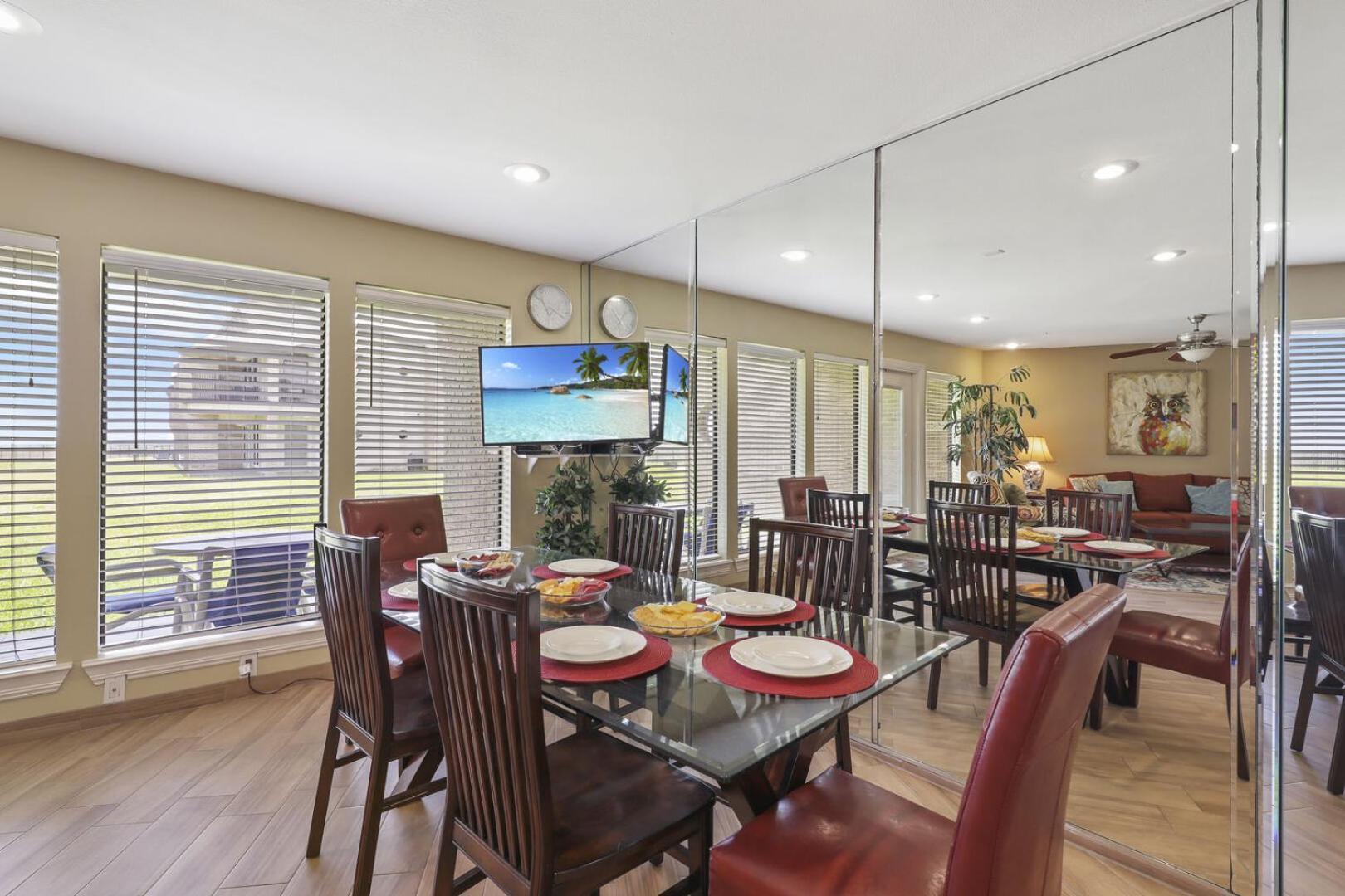 Ground Floor Beachfront Beauty! Steps To The Beach And Pool South Padre Island Habitación foto